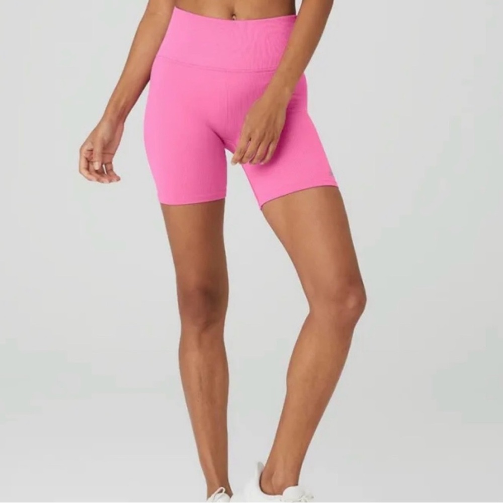 ALO Seamless Ribbed Favorite Short - Picture 5 of 11